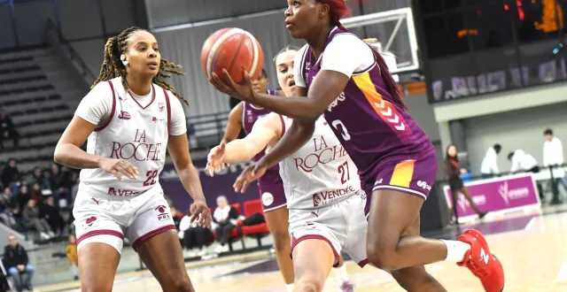 photo  anna ngo ndjock.  &copy;  co - michel durigneux 