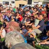 photo  les animations proposées par la guinguette itinérante attirent toujours beaucoup de monde, comme ici à chazé-sur-argos. 
