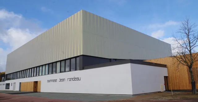 photo  les travaux du gymnase viennent de se terminer.  &copy;  le maine libre 