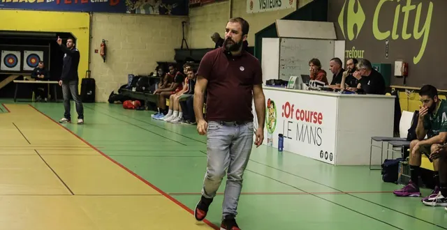 photo  malgré une première partie de saison compliquée, romain chollet, le coach de saint-pavin, croit encore à la quête du maintien en n3.  &copy;  archives le maine libre 