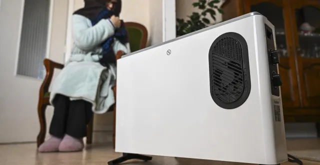 photo  des radiateurs électriques ont été distribués aux locataires.  &copy;  le maine libre  - denis lambert 