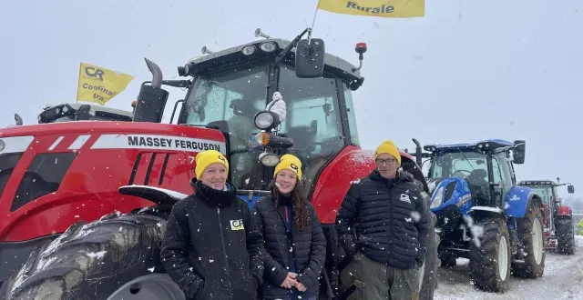 photo  anne valérie et lucie preel manifestaient à mortagne-au-perche lundi 5 janvier 2026, tout comme thierry coupey, président de la coordination rurale de l’orne.?  &copy;  ouest-france 