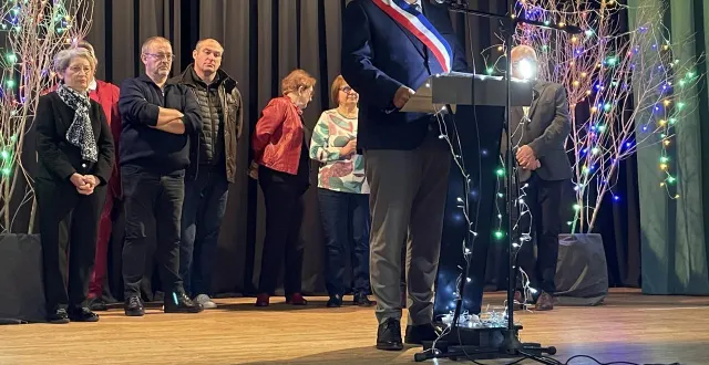 photo  samedi 3 janvier 2026, jean-françois zalesny a adressé, pour la dernière fois, ses vœux aux habitants de précigné.  &copy;  ouest-france 