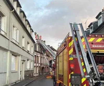 photo  l’habitante de l’appartement sinistré avait été transportée à l’hôpital d’alençon, le pronostic vital engagé. elle y est décédée.  &copy;  ouest-france 