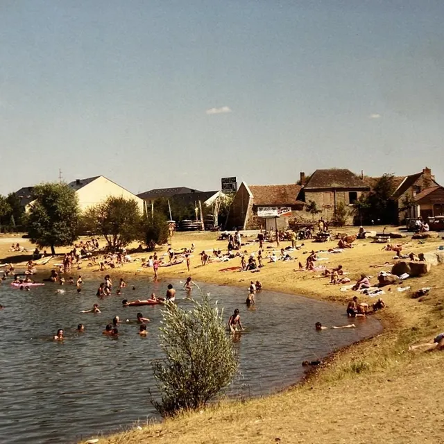 photo baigneurs en 1990.  ©  ville du mans