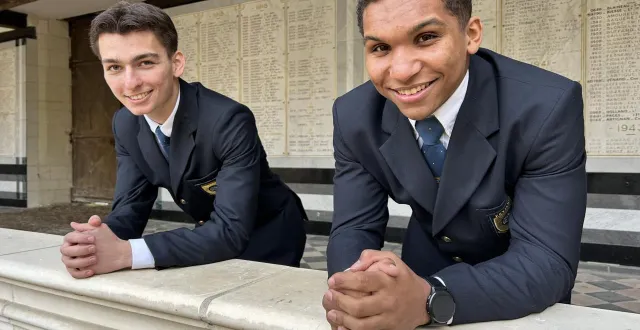 photo  gabriel (à gauche) et tony sont élèves en terminale au prytanée et s’illustrent dans la pratique des arts martiaux, le premier en karaté shotokan, le second dans une discipline plus proche du mma.  &copy;  le maine libre 
