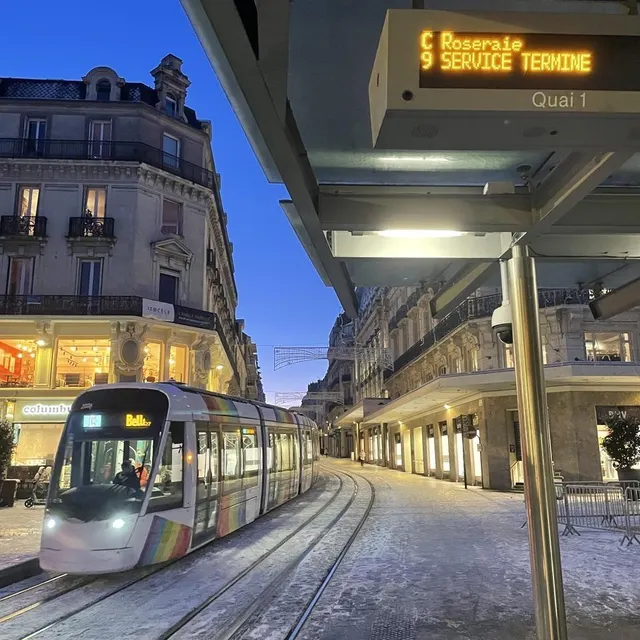 photo sur la place du ralliement à angers.  ©  co - anthony pasco