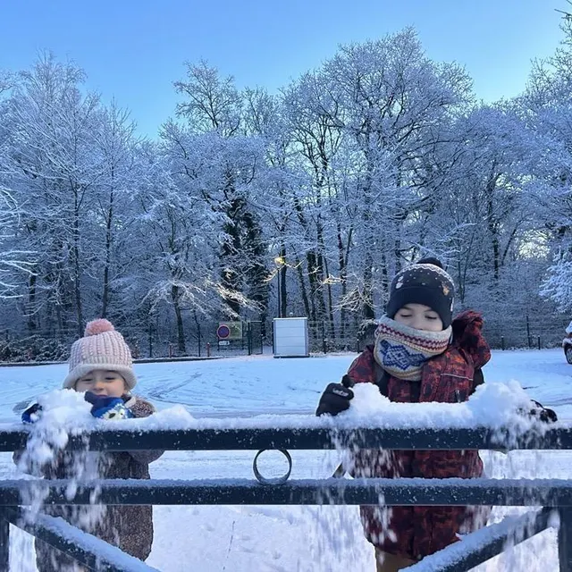 photo à avrillé, aux abord du parc des poumons verts où la neige a tout recouvert de blanc.  ©  co - franck de brito