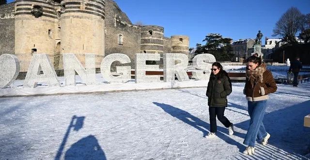 photo  angers, mardi 6 janvier 2026. le froid reste bien présent en anjou, après l’épisode neigeux.  &copy;  photo co - josselin clair 