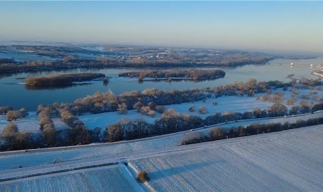 photo mardi 6 janvier 2026, la ménitré. avec vue sur la loire !  ©  photo co