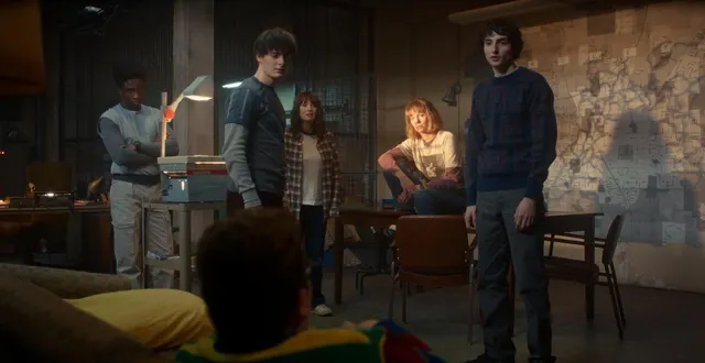 photo  les acteurs de « stranger things » dans l’un des épisodes de la cinquième saison.  &copy;  courtesy of netflix © 2025 