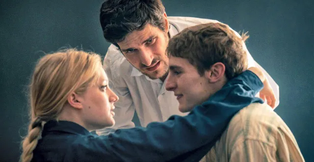 photo  « les amandiers » de valeria bruni-tedesch est programmé au cinemoviking de saint-lô (manche) le 7 février 2026 dans le cadre d’une rencontre autour du théâtre dans le cinéma.  &copy;  2022 - ad vitam production – agat films et cie – bibi film tv – arte france cinéma 