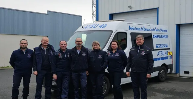 photo  de gauche à droite : sébastien gautier, loïc raine, frédéric michaud, mickaël moreau, christelle oriard, laetitia crubleau et dominique raine.  &copy;  co 