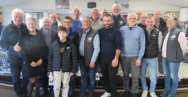 photo  dimanche, la société de boule de fort de l’amicale d’andard clôturait son concours à l’approche ; depuis le 22 décembre, 97 boulistes se sont succédé et après près de 4 000 boules lancées, le verdict est tombé. dans la catégorie juniors, timéo parraud l’emporte devant matis bouet avec 117 points. dans la catégorie féminines, minouche drouin devance marinette lelièvre et claudine berteraut avec 155 points. chez les hommes, damien branchereau et bernard berthelot l’emportent en totalisant 170 points devant axel branchereau.  &copy;  co 