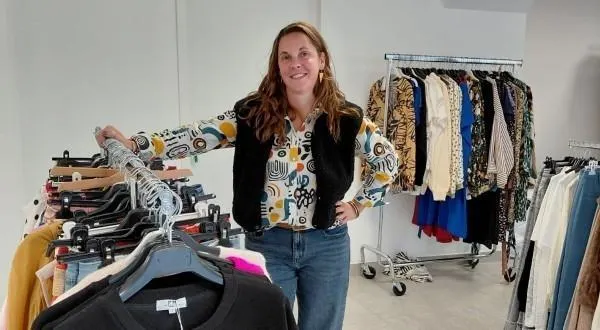 photo  à loué, charline pifre proposera du prêt-à-porter féminin pour toutes les silhouettes, du 34 au 52.   &copy;  le maine libre 