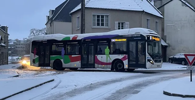 photo  la circulation est toujours compliquée ce mercred  7 janvier 2026.  &copy;  ouest-france 