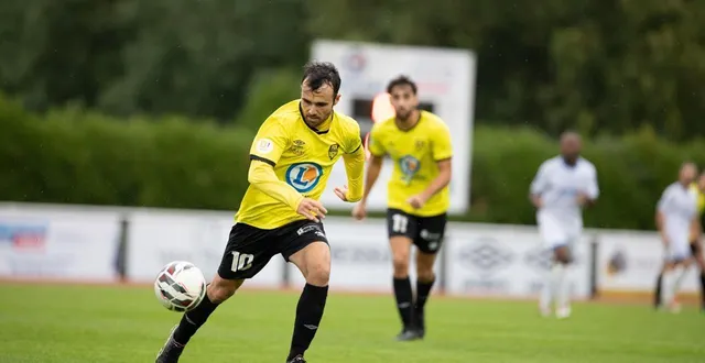 photo  benjamin barcq va bientôt troquer le maillot du fc bressuire contre celui du fc chauray.  &copy;  co - clémence chauvin 