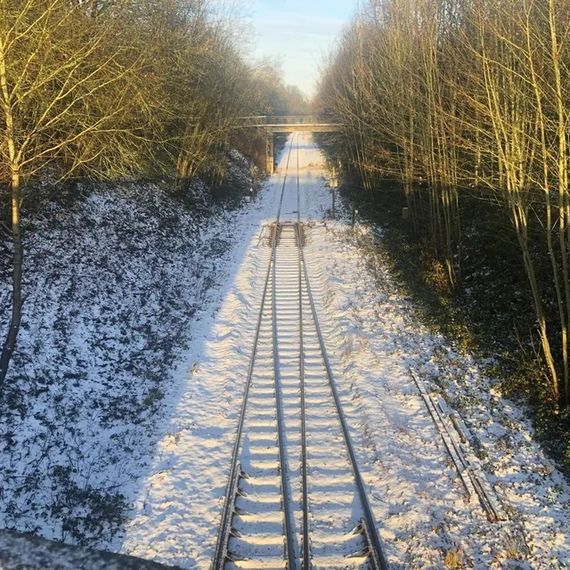 photo à flers (orne), la neige est encore bien présente mais pas de souci de circulation dans le centre-ville à signaler.  ©  ouest-france