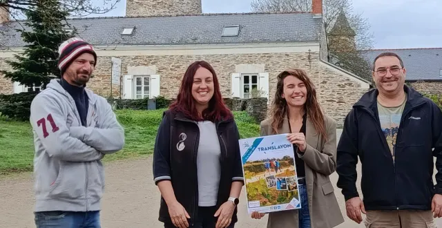 photo  de g. à d. : samuel govindin et lucie macault, du domaine des deux moulins, à juigné-sur-loire, marion lever et frédéric garreau.  &copy;  co 