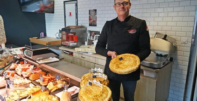 photo  les tourtes du roi sont en bonne place dans l’étal du boucher charcutier.  &copy;  ouest-france 
