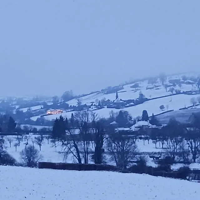 photo la vallée de la viette et le village de camembert sous la neige.  ©  ouest-france