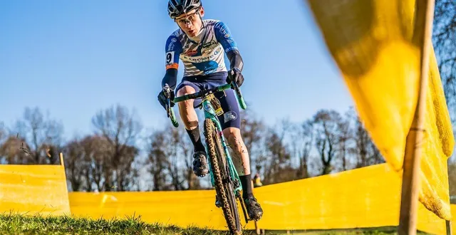 photo  thomas courcier lors du cyclo-cross de sablé, dimanche 4 janvier.  &copy;  arnaud despelchain 