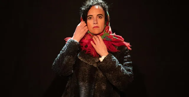 photo  la comédienne caroline rochefort dans femme non rééducable.  &copy;  service culturel de l’aigle 