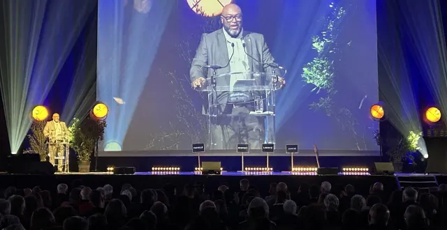 photo  lamine naham, maire de trélazé, à présenté ses vœux à la population jeudi à arena loire.  &copy;  co 