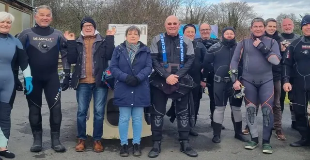 photo  la première plongée hivernale du subaquatique club du pays de l’aigle s’est déroulée à trélazé, près d’angers.  &copy;  ouest-france 
