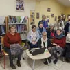 photo  à gauche, claude guérin, adjoint à la vie associative avec les bénévoles de la bibliothèque. 