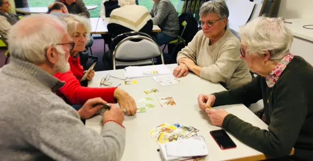 photo  l’après-midi jeux de société de l’asl est ouvert à tous, à la maison des loisirs.  &copy;  le maine libre 