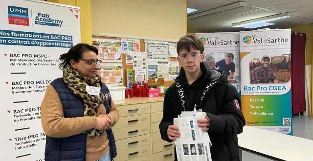 photo  kelyan, élève de 3e en segpa, se destine au métier d’électrotechnicien. ici, lors de la semaine de l’orientation au collège du petit-versailles à la flèche, le jeudi 8 janvier 2026.  &copy;  le maine libre - louis gohin 