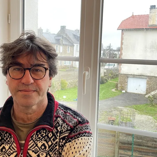 photo régis blanchard, au siège de l’association les passeurs d’images et de sons.  ©  ouest-france