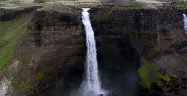 photo  la cascade haifoss se situe en islande.  &copy;  wikimedia commons 