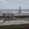 photo le phare de goury, phare de la hague, et le port de goury à auderville (manche), le vendredi 9 janvier 2026.