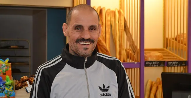 photo  le sourire de lahcen oukhouch, nouveau boulanger d’auvers-le-hamon.  &copy;  le maine libre 