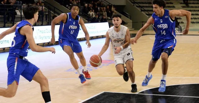 photo  yanis harrath, joueur de l’eab.  &copy;  co-jérôme. hurstel 