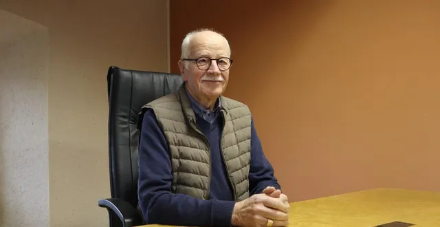 photo  maurice duluard a choisi de se présenter pour poursuivre son mandat de maire à poillé-sur-vègre.  &copy;  ouest-france 