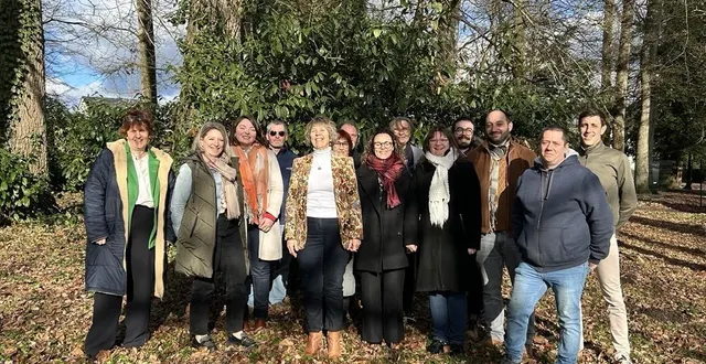 photo  alexandra girard, anne-laure boulard, audrey henwood, pascale glotin, megane barret, alicia gaudin et sébastien rouget (premier rang), mickael lebouc, sylvie deslauriers, éric perdereau, christine dromer alban arnaud-guinaudeau, damien vannier et maxime freret (deuxième rang). thibaut grosbois est absent de la photo.  &copy;  ouest-france 