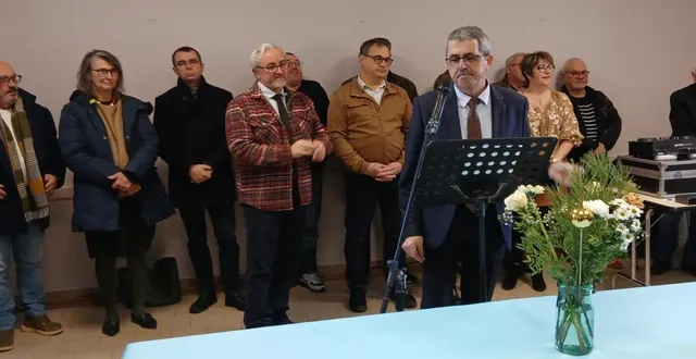 photo  une partie des élus présents aux vœux de bruno boulay.  &copy;  le maine libre 