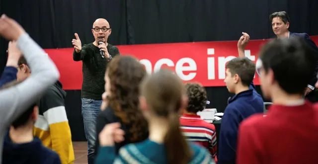 photo  nicolas stoufflet lors de l’enregistrement du jeu des 1 000 €, en novembre 2024.  &copy;  archives ouest-france 