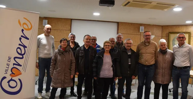 photo  les habitants de connerré qui font des efforts en matière de fleurissement et d’aménagements paysagers ont été récompensés par la ville.  &copy;  le maine libre 