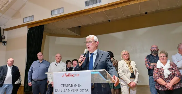 photo  cherré-au, vendredi 9 janvier 2026. jannick niel a listé les nombreux défis qui attendent la commune lors de la cérémonie des vœux.  &copy;  le maine libre 