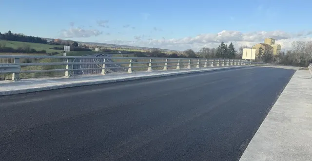 photo  le chantier sur un pont enjambant l’a28, à hauteur de valframbert, est terminé.  &copy;  ouest-france 