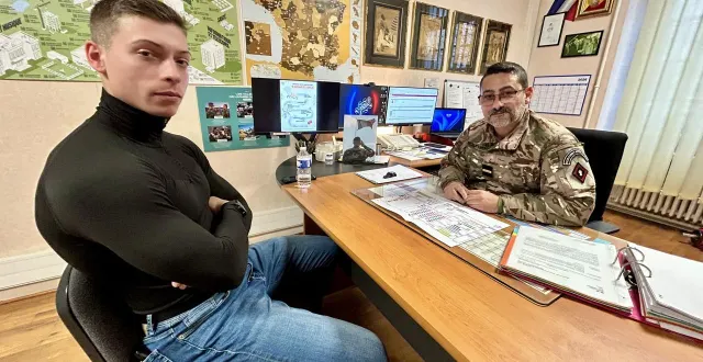 photo  angers, le 8 janvier 2026. nathanaël (24 ans) aimerait intégrer l’infanterie. le processus de recrutement avec le cirfa d’angers et l’adjudant-chef fabien a commencé en novembre dernier.  &copy;  co 