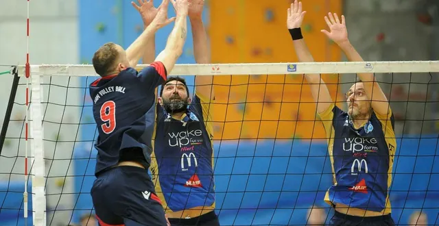 photo  niort, salle barbusse, hier. romain stoffel, joachim martin et le vbp niort savaient que le match « allait être difficile ».  &copy;  co – christophe bernard 