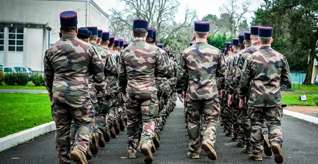 photo  pour le colonel pierre-arnaud borrelly, le service national va offrir « une visibilité complémentaire à l’armée de terre » (photo d’illustration).  &copy;  archives ml - yvon loue 