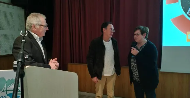 photo  denise le bot et thierry josso ont relaté leur émouvante histoire, lors de la cérémonie des vœux, en présence du maire, denis le ralle.  &copy;  ouest-france 