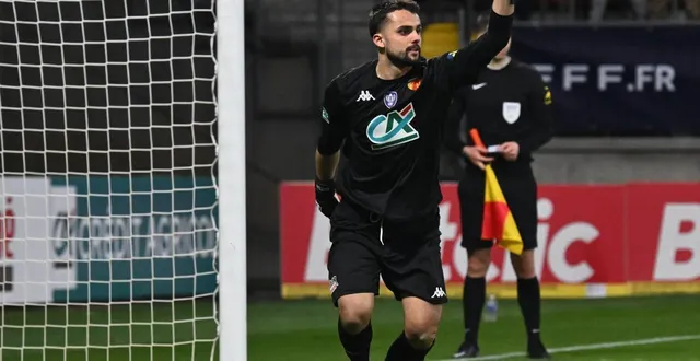 photo  ewan hatfout a encore repoussé un penalty hier.  &copy;  le maine libre - denis lambert 