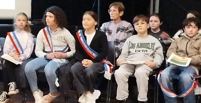 photo  les jeunes élus poursuivront leur implication dans différents domaines dans la commune de changé.  &copy;  le maiine libre 